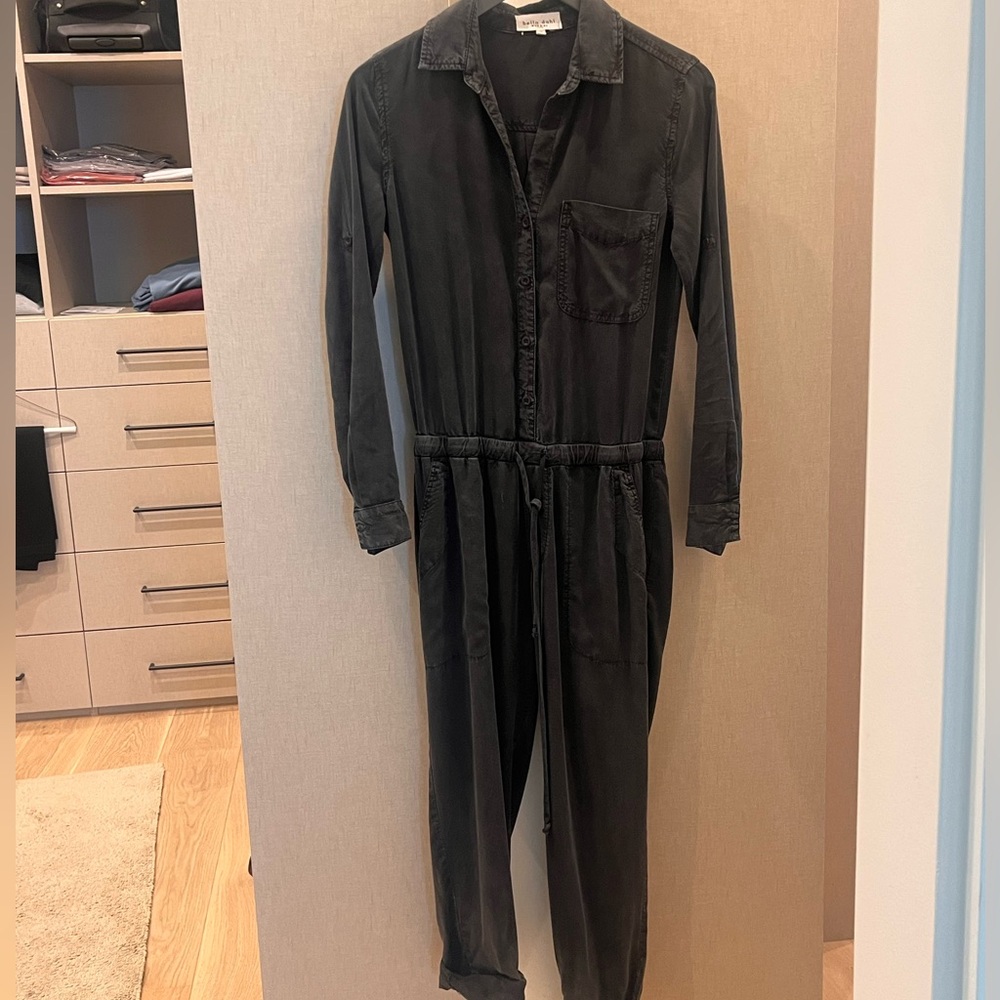 Bella Dahl jumpsuit ! Pandemic buy, only wore a couple of times :) Charcoal XS
